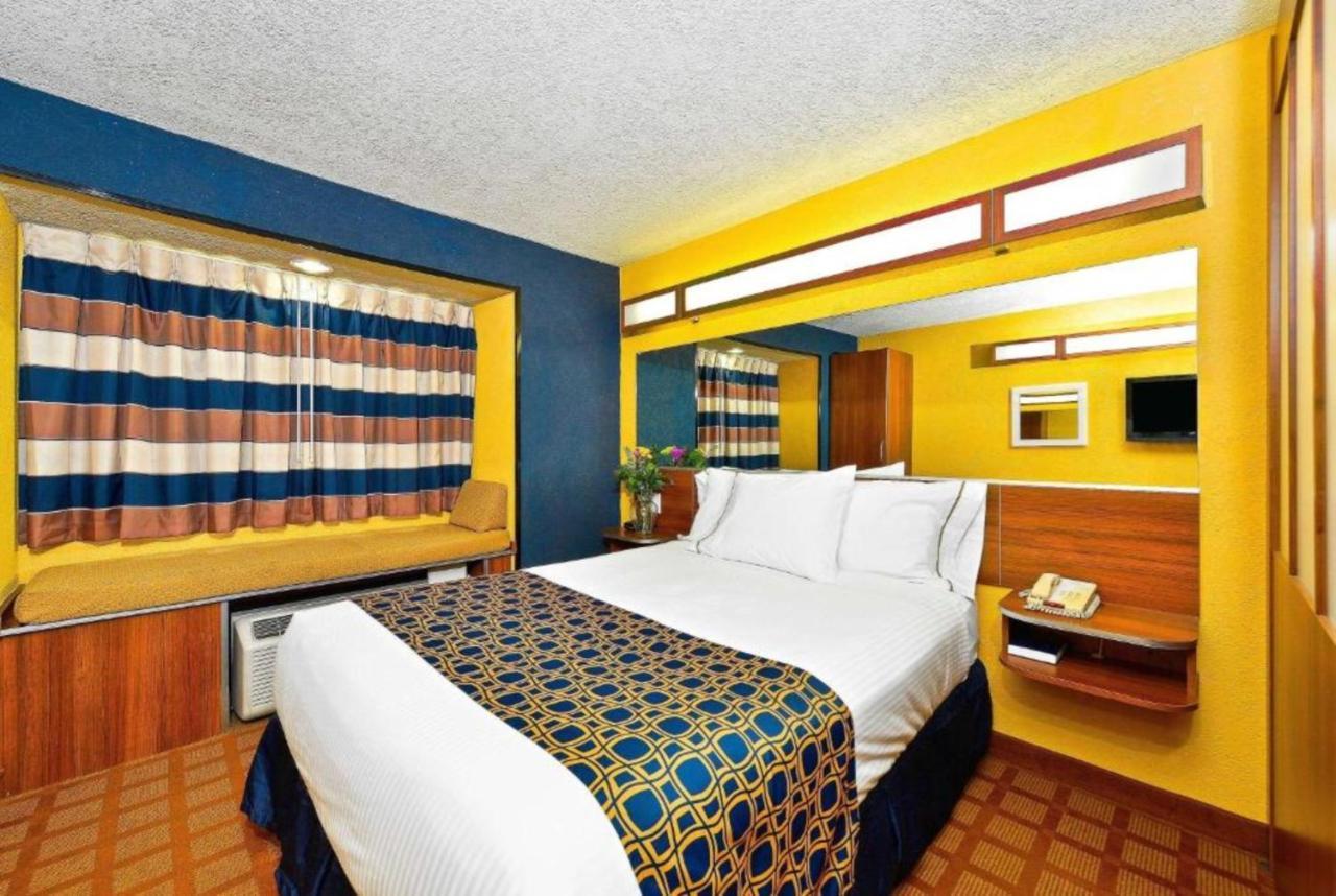Microtel Inn & Suites By Wyndham New Braunfels I-35 Екстер'єр фото