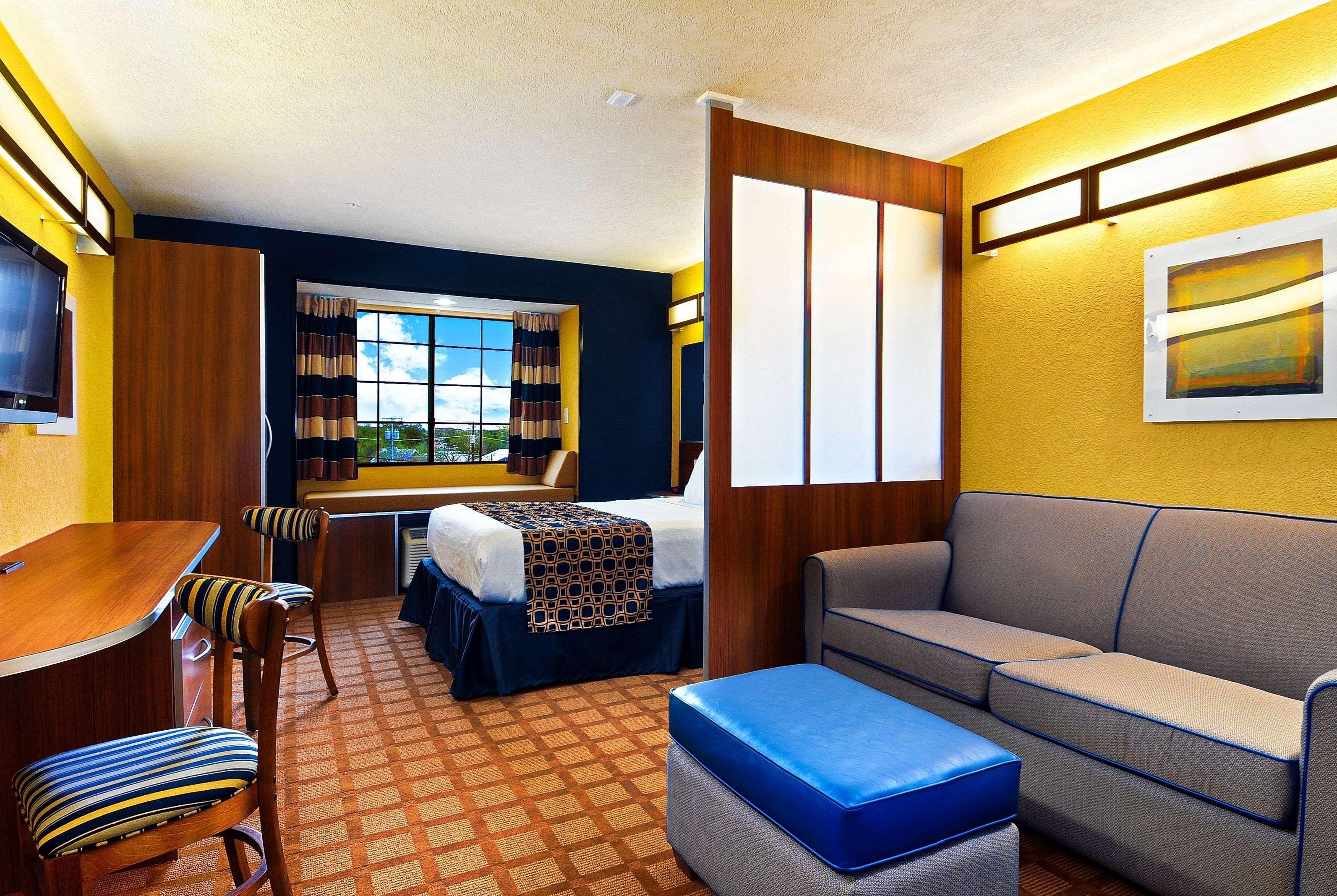 Microtel Inn & Suites By Wyndham New Braunfels I-35 Екстер'єр фото