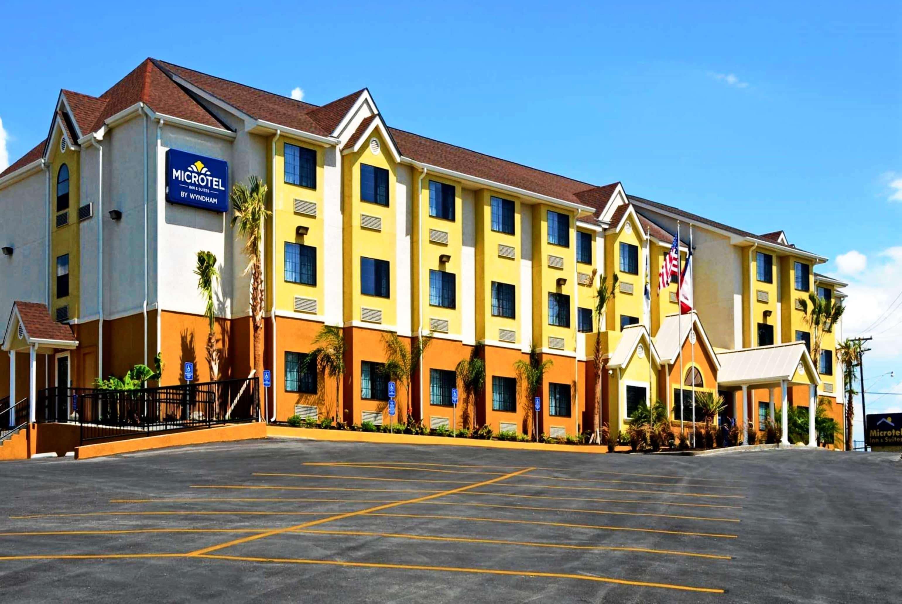 Microtel Inn & Suites By Wyndham New Braunfels I-35 Екстер'єр фото