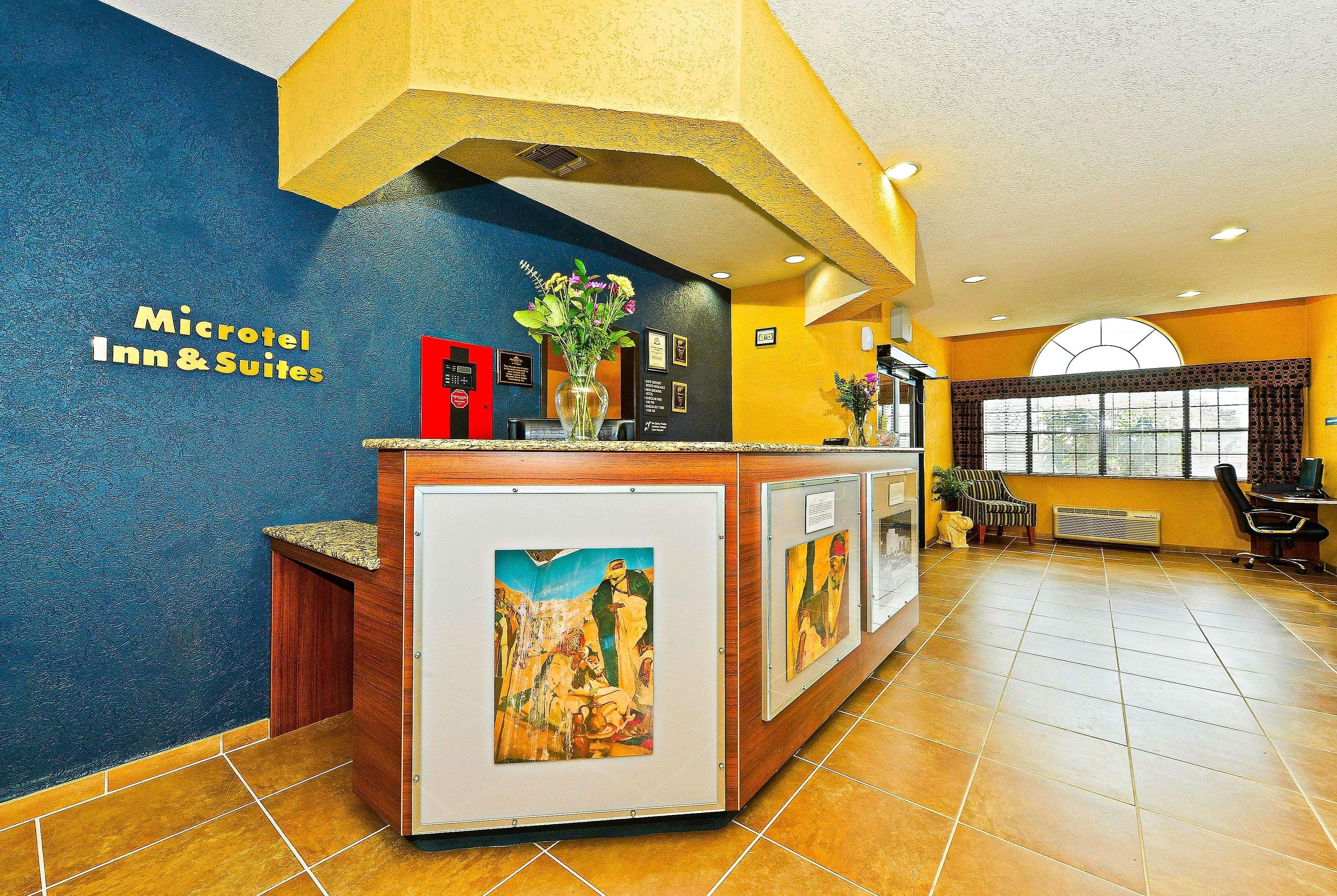 Microtel Inn & Suites By Wyndham New Braunfels I-35 Екстер'єр фото