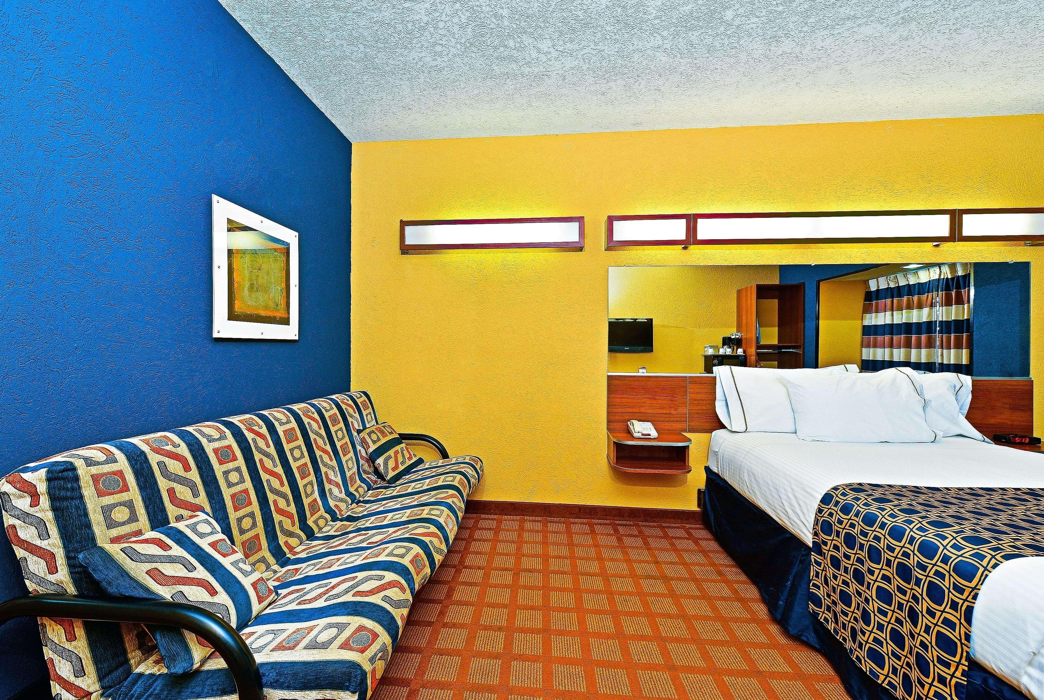 Microtel Inn & Suites By Wyndham New Braunfels I-35 Екстер'єр фото