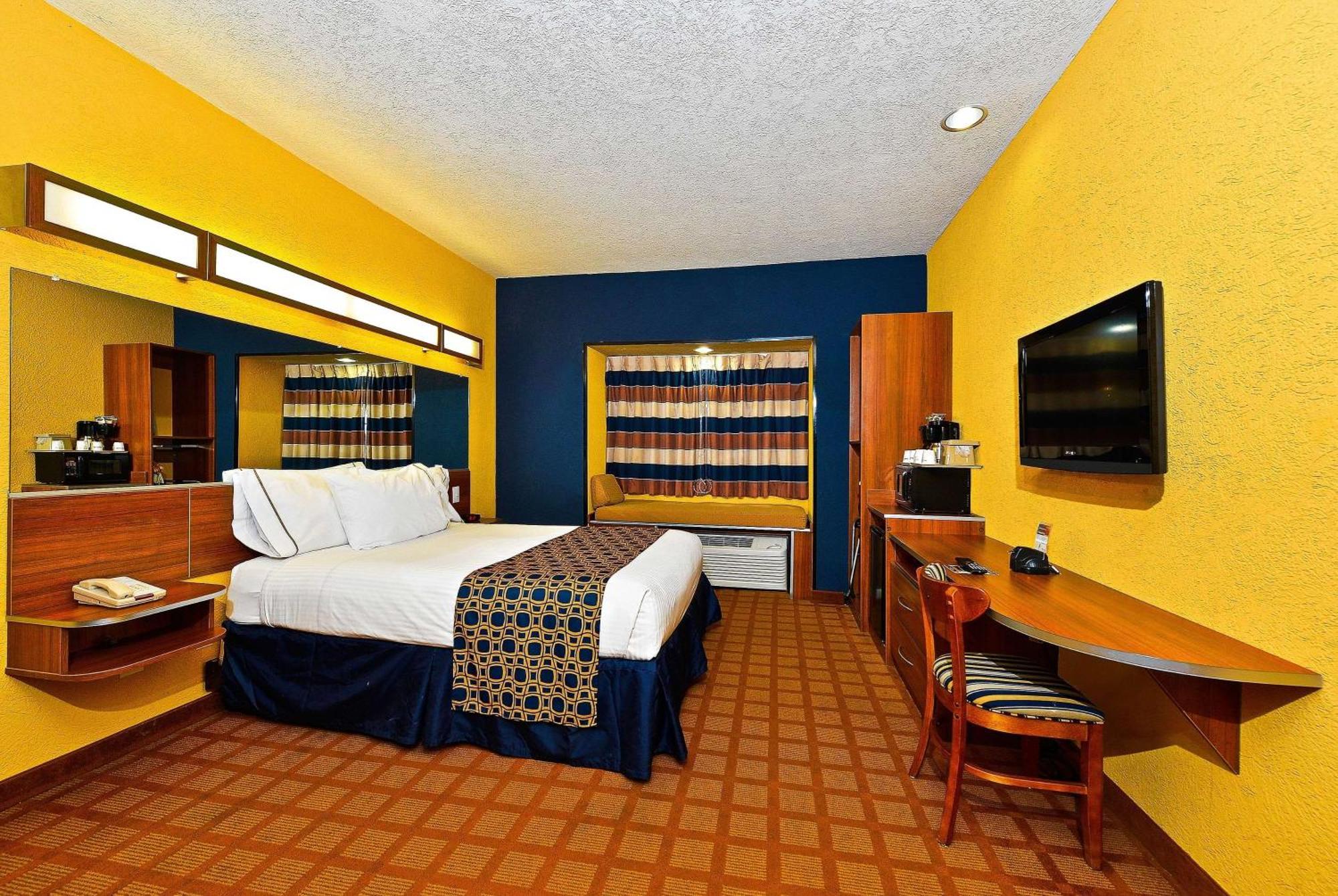 Microtel Inn & Suites By Wyndham New Braunfels I-35 Екстер'єр фото