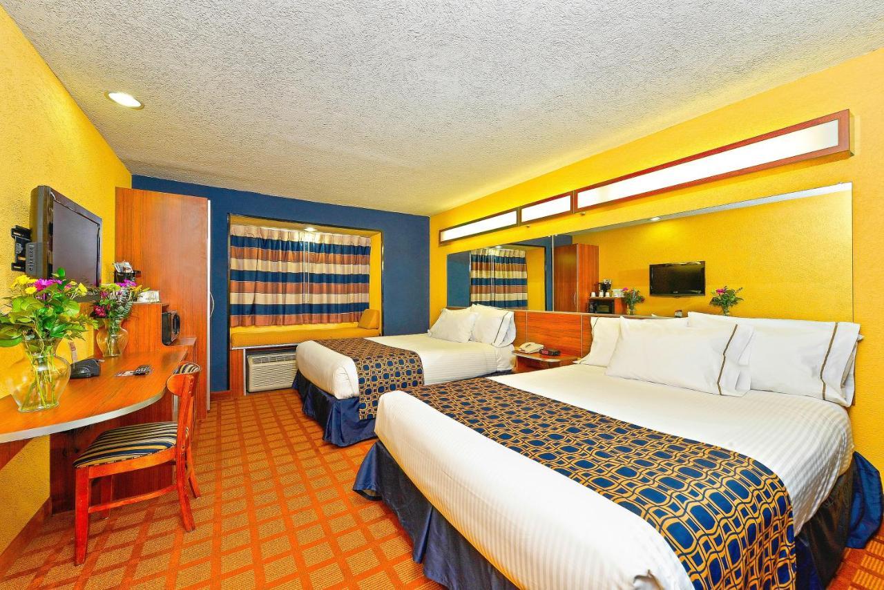 Microtel Inn & Suites By Wyndham New Braunfels I-35 Екстер'єр фото